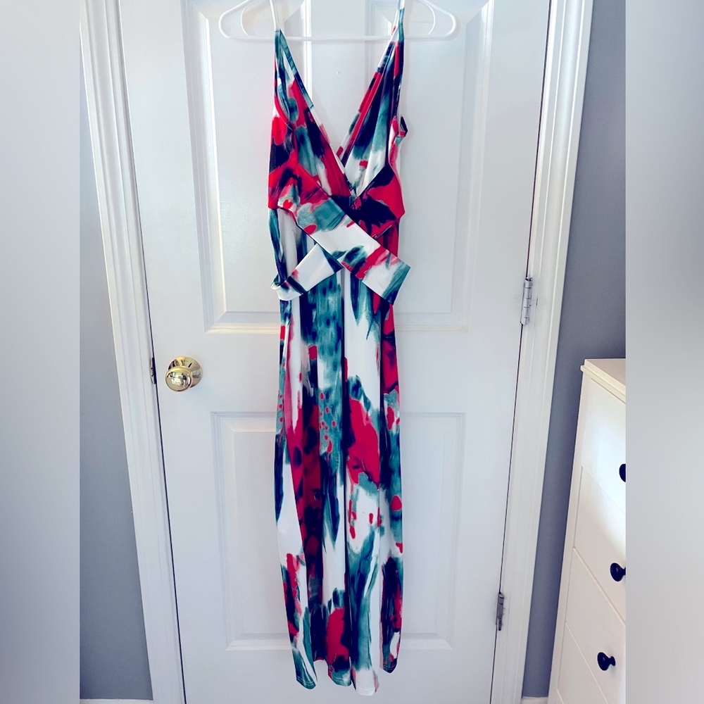 Beautiful floral maxi dress with tie waist, size S